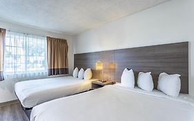 Coastal Breeze Inn